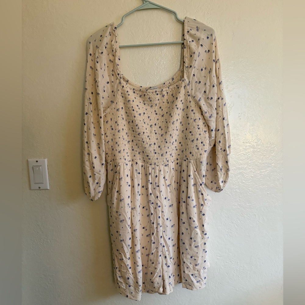 NWOT American Eagle Outfitters Cream and Blue Long Sleeve Short Romper L